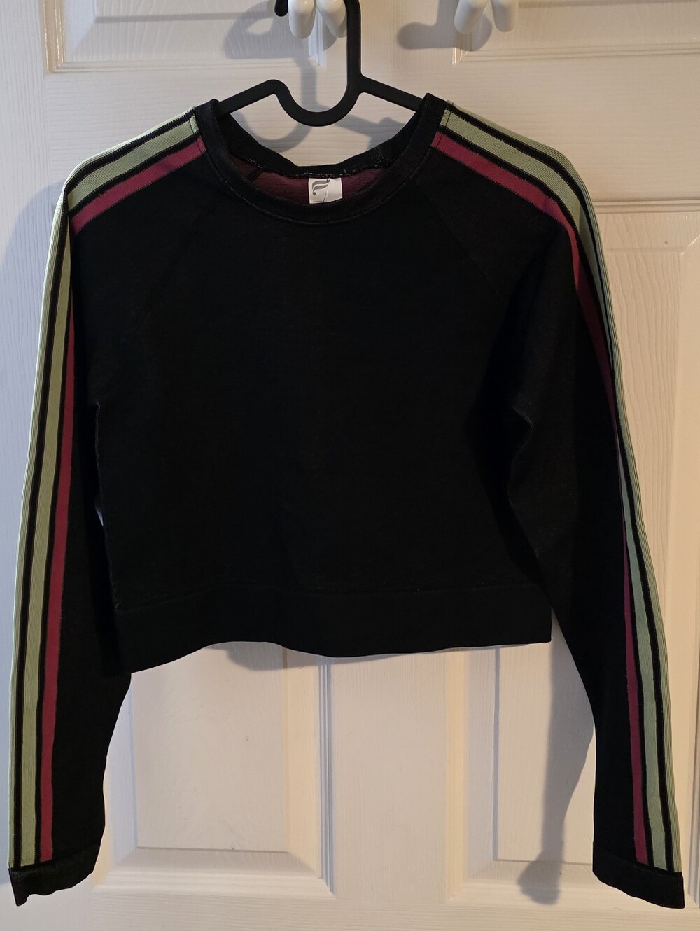 Fabletics Aisley Seamless Long-Sleeve Crop Top Pink Stripe Multi Women's Large